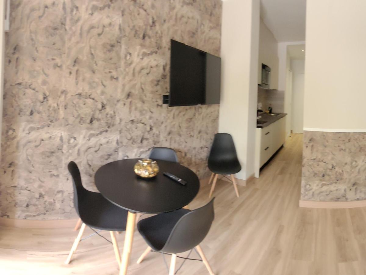 A Estrenar Preciosos Apartamentos Aparthotel Inter2, New Apartments Ln Aparthotel 12 Months Open! Self Check In! Reserva Garaje! Салоу Экстерьер фото