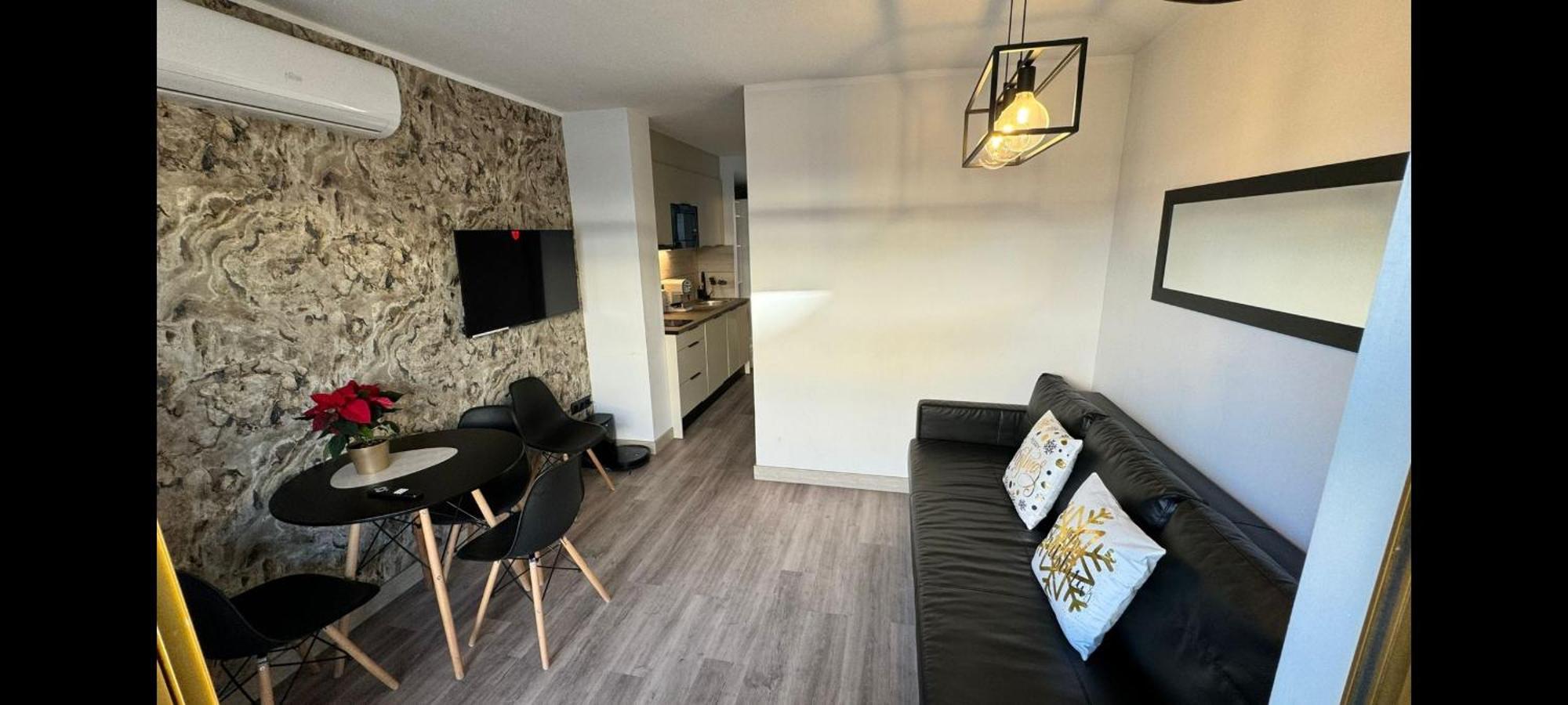 A Estrenar Preciosos Apartamentos Aparthotel Inter2, New Apartments Ln Aparthotel 12 Months Open! Self Check In! Reserva Garaje! Салоу Экстерьер фото