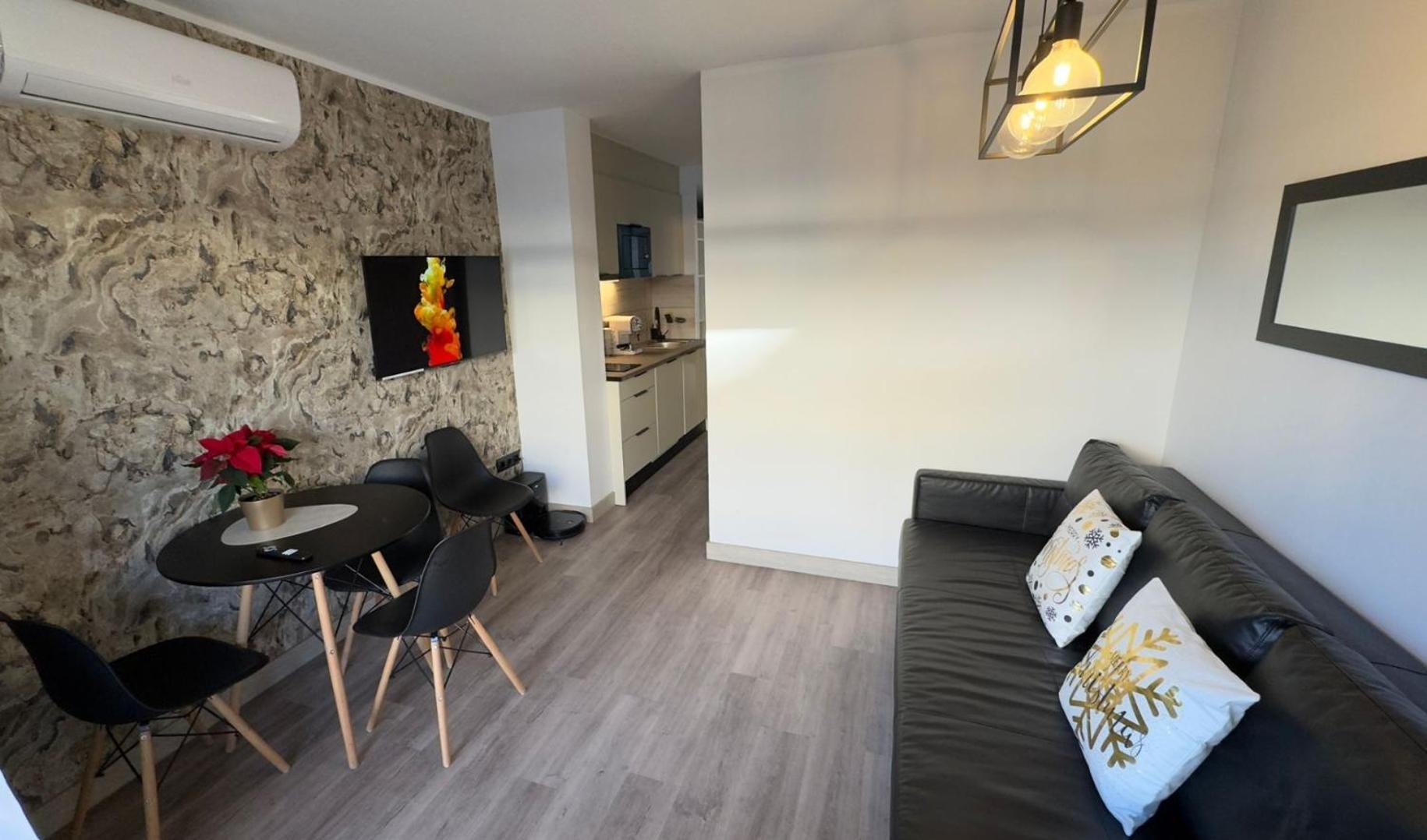 A Estrenar Preciosos Apartamentos Aparthotel Inter2, New Apartments Ln Aparthotel 12 Months Open! Self Check In! Reserva Garaje! Салоу Экстерьер фото